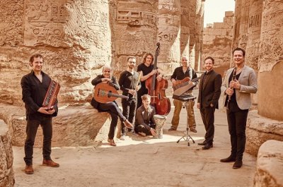 Quadro Nuevo meets Cairo Steps „Flying Carpet“ (Bild für) Quadro Nuevo meets Cairo Steps „Flying Carpet“