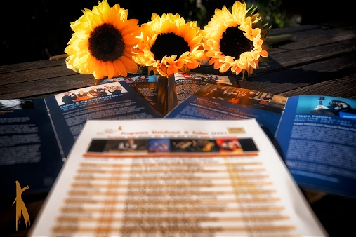 (Bild für) 75 € Gutschein für die, die man sehr lieb hat… - zum Schließen ins Bild klicken